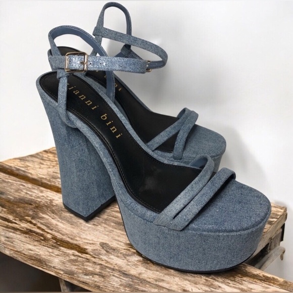 Gianni Bini Denim Blue Platform Sandals NWOT 8.5 - Picture 1 of 16